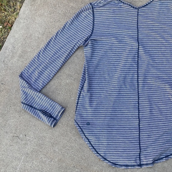 Lululemon Yogini 5 Year Long Sleeve Blue Stripe - Picture 4 of 6